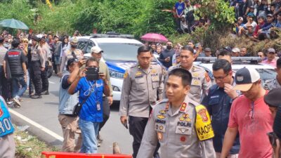 Kapolda Jabar Mengawasi Proses Penyelidikan Kejadian Pembunuhan Kejam di Subang, Penduduk Berteriak Dukungan