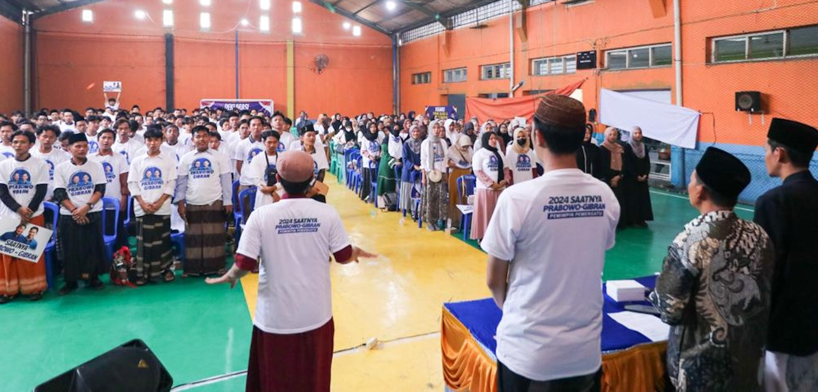 Dana Abadi Pesantren Membawa Dukungan Ustaz dan Ratusan Santri Cirebon untuk Prabowo-Gibran