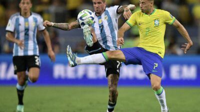 Kerusuhan Suporter Mewarnai Pertandingan Dramatis Brasil vs Argentina