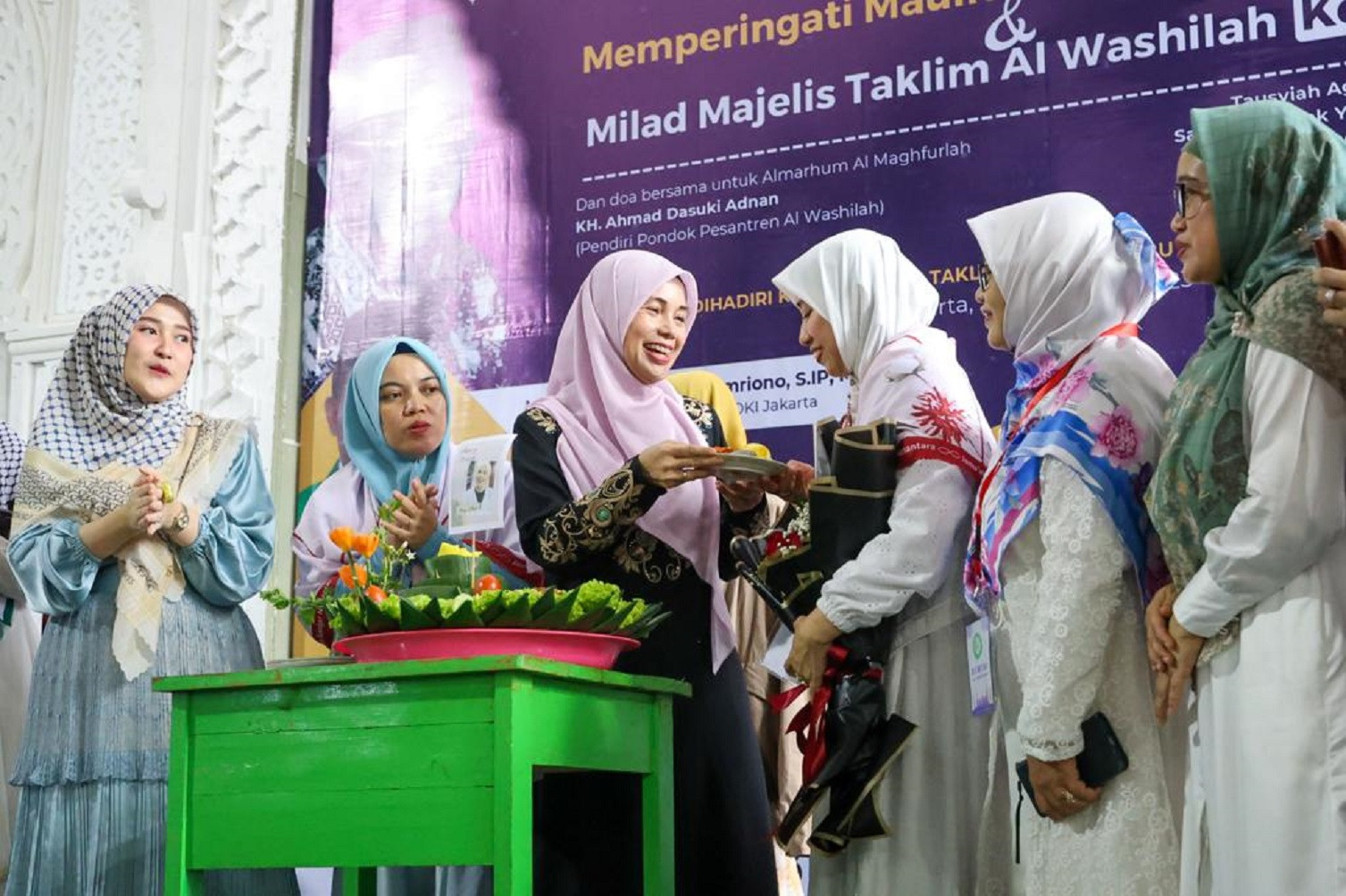 Ulang Tahun ke-52, Jemaah Majelis Taklim & Santri Al Washila mendoakan Ning Atikoh Ganjar