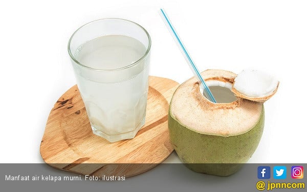 Empat Manfaat Minum Air Kelapa Secara Rutin Untuk Menurunkan Berat Badan