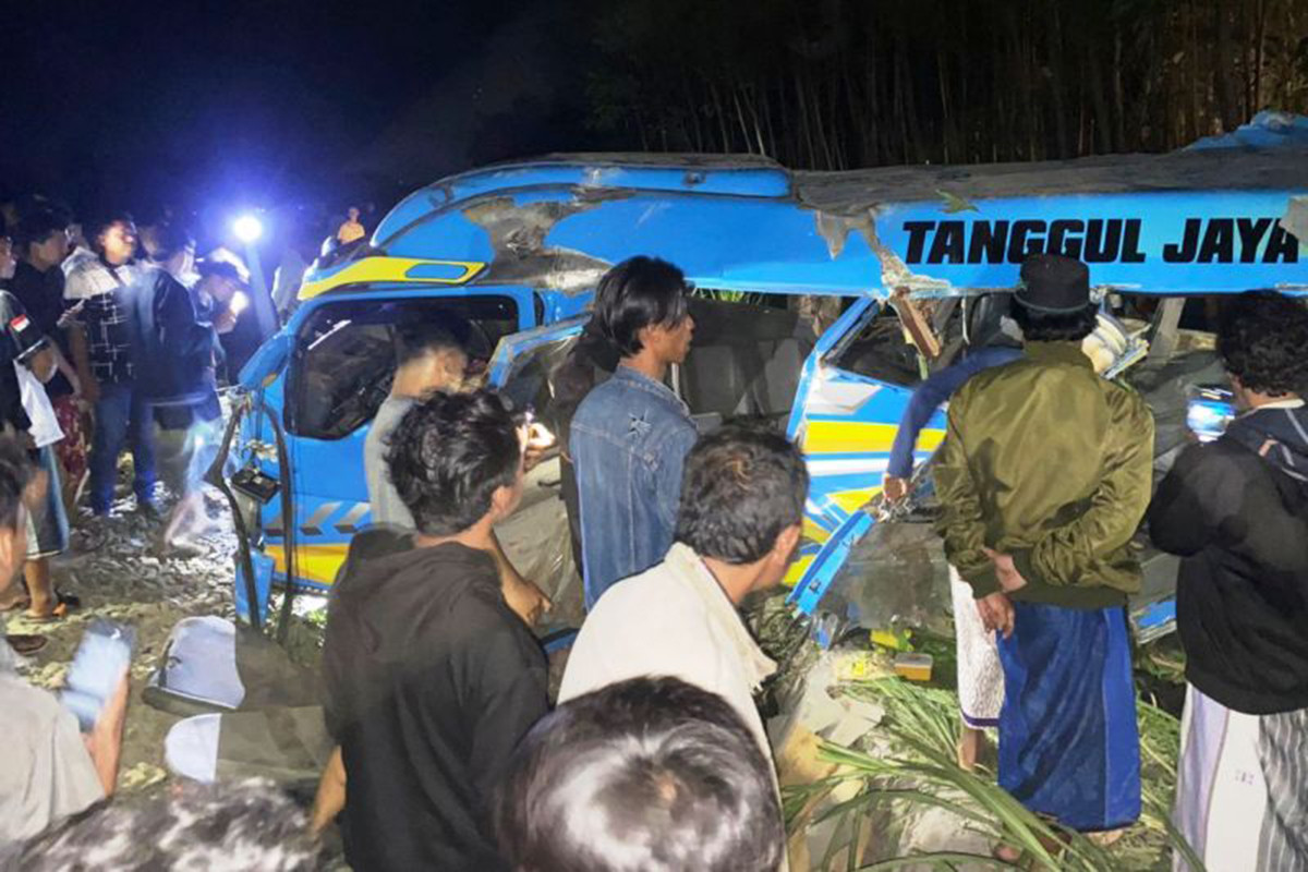 KA Probowangi Tertabrak Minibus, 11 Orang Tewas, Ini Nama-nama Korban