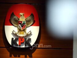 Kini KPK Karut-Marut, Jokowi Saja yang Pantas Begitu