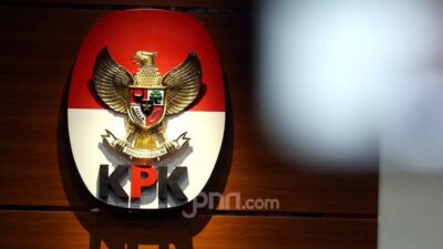 Kini KPK Karut-Marut, Jokowi Saja yang Pantas Begitu