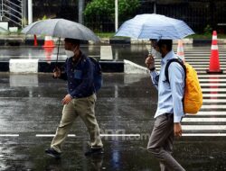 Cuaca di Jawa Tengah Minggu(17/12) didominasi oleh awan, dengan 4 daerah mengalami hujan.