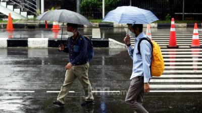 Cuaca di Jawa Tengah Minggu(17/12) didominasi oleh awan, dengan 4 daerah mengalami hujan.