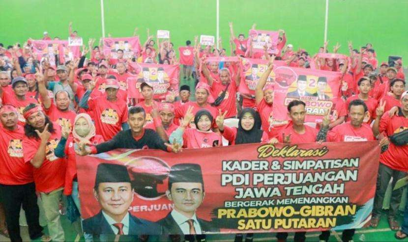 Ratusan Kader dan Simpatisan PDIP Jawa Tengah Mendukung Prabowo-Gibran dalam Pemilihan Presiden 2024