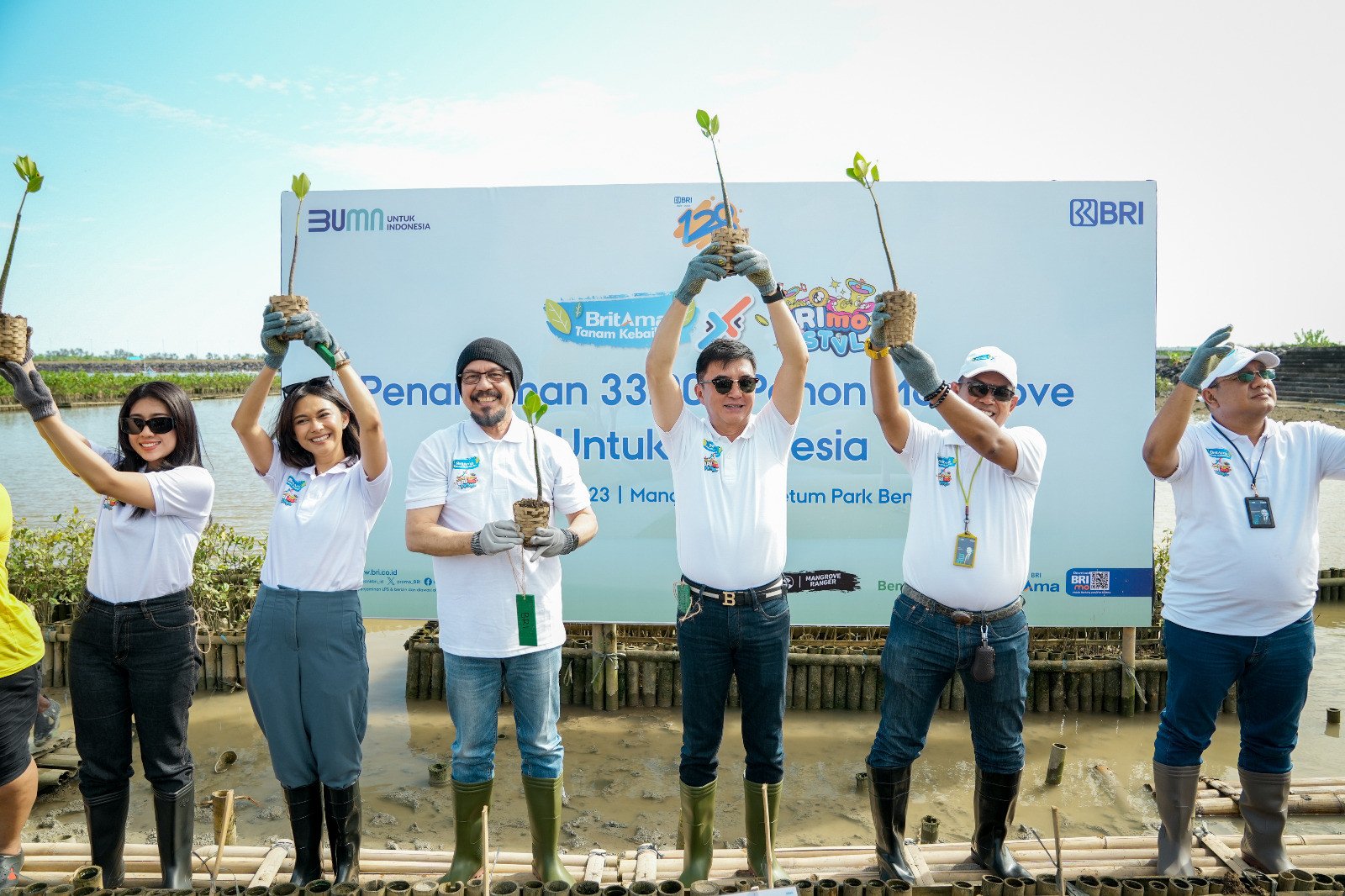 BritAma Tanam Kebaikan: BRI Menginisiasi Penanaman Pohon Mangrove