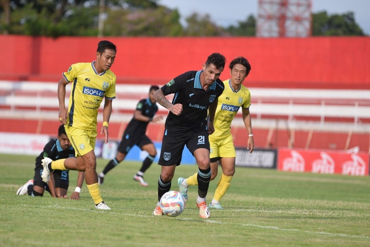 Pertandingan Persela Melawan Gresik United Berlangsung Monoton, Meski Demikian Djanur Tetap Bersyukur