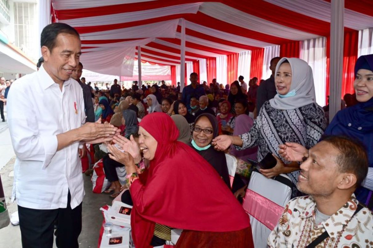 Jokowi Berjanji Bantuan Cadangan Beras Pemerintah Akan Berlanjut, Dengan Syarat