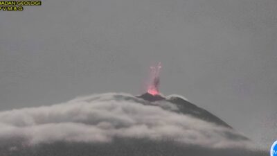 41 Gempa Letusan Guncang Gunung Ili Lewotolok dalam Erupsi