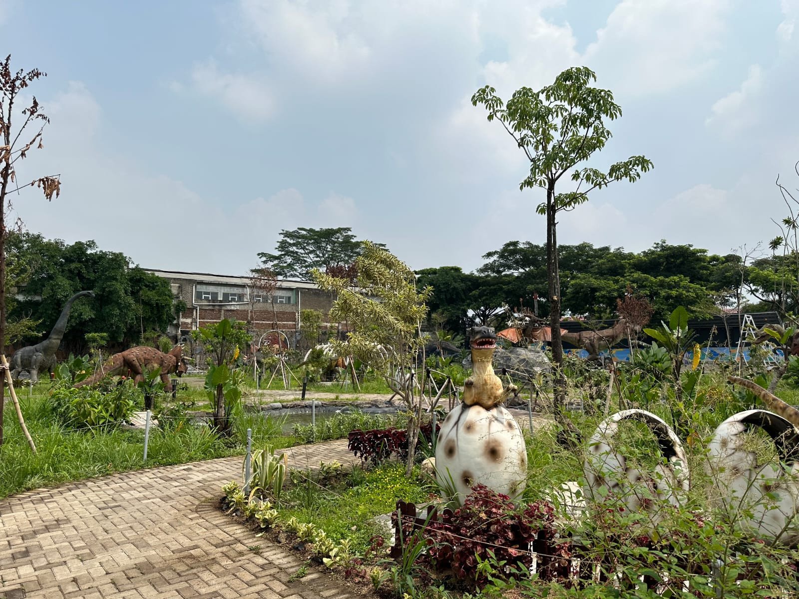 Papa Dino Bandung: Tempat Wisata Keluarga yang Direkomendasikan untuk Liburan Akhir Tahun