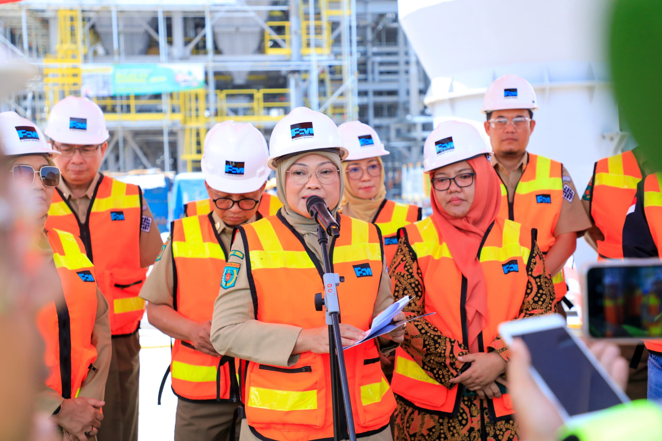 Menteri Ketenagakerjaan Ida Fauziyah Memastikan Penerapan K3 yang Baik di Smelter Freeport Gresik