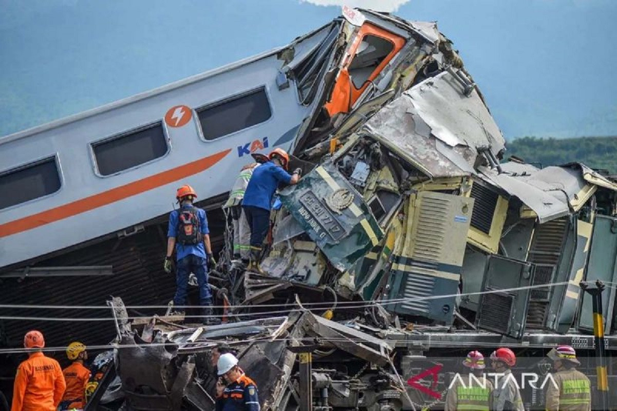 Dampak Kecelakaan Kereta di Bandung, KA Serayu & Baturraden Express Dialihkan