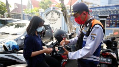 Wali Kota Surabaya Meminta Bawahannya Untuk Melaksanakan Pembayaran Parkir dengan QRIS Sesuai Ultimatum