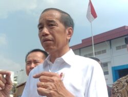 Jokowi Membela Prabowo tentang Data Pertahanan dan Mengatakan “Toko Kelontong”