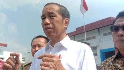 Jokowi Membela Prabowo tentang Data Pertahanan dan Mengatakan “Toko Kelontong”