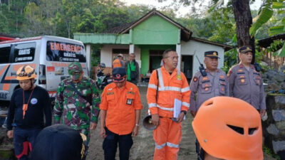 Ayah Tewas Sambil Memeluk Anaknya Akibat Longsor di Sragen