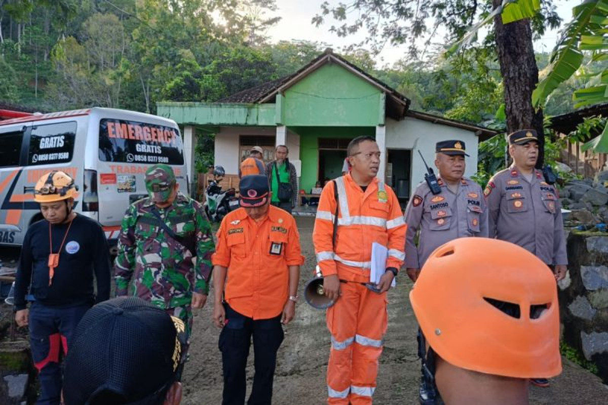 Ayah Tewas Sambil Memeluk Anaknya Akibat Longsor di Sragen