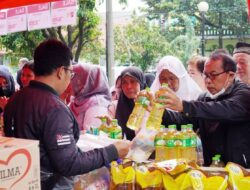 Pemkab Karawang Siapkan 2,5 Ton Beras di Setiap Pasar Murah Ramadan
Pasar Murah Ramadan di Karawang Disiapkan 2,5 Ton Beras oleh Pemkab Karawang