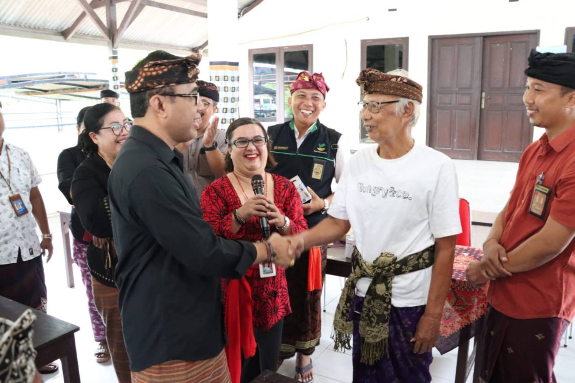 Program Jaminan Sosial & Pemberian Alat Bantu Dengar Untuk Nelayan Disalurkan oleh Wali Kota Denpasar