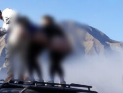 Masyarakat Bromo Tengger Semeru Marah Karena 3 Turis Asing Foto Pose Memperlihatkan Pantat mereka